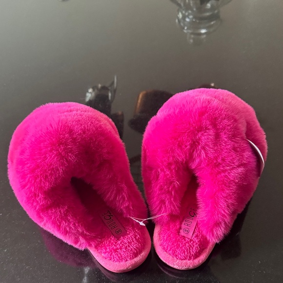 Shoes - Plush Pink Woman’s Slippers